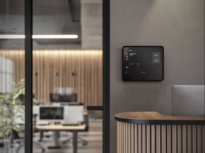 Brandwarnzentrale im Büro